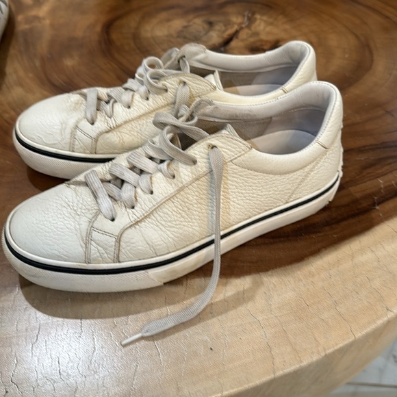 Tods white leather sneakers size 7 1/2 US, size 6.5 in tods. Good condition used - Picture 4 of 6